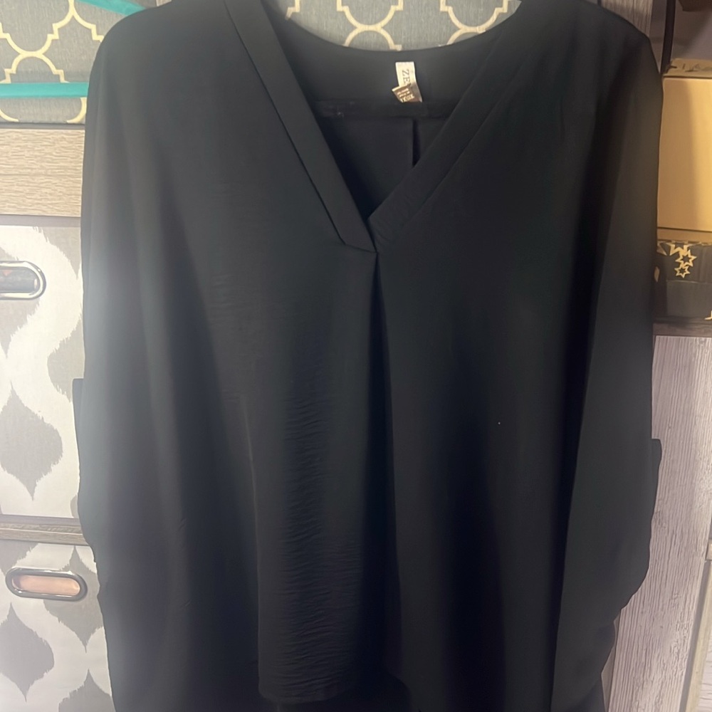 Zenana Outfitters Classic Black V-Neck Blouse